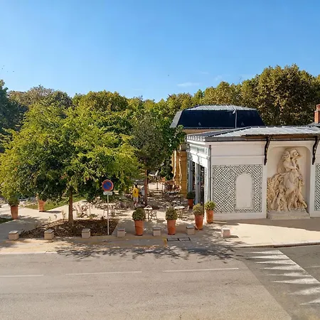 T3 Plein Centre Vue Parc Thermal 4 Personnes *